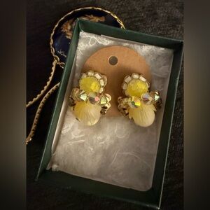 Vintage signed designer Hobe clip earrings.‎ Art glass Clear marked piece. EUC